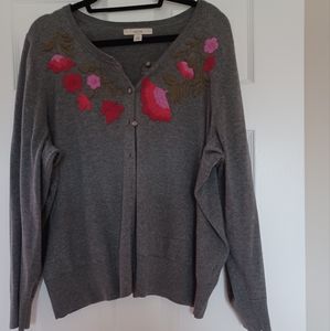 2X Sejour Gray Sweater with Pink Floral Embroidery